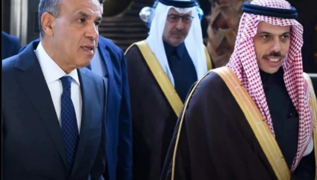 اتصال سعودي - مصري يؤكد أهمية تكثيف الجهود لوقف التصعيد في المنطقة