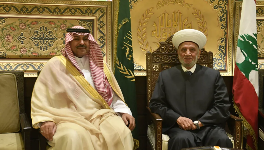 دريان يبحث مع السفير السعودي في الأوضاع اللبنانية والإقليمية (صور)