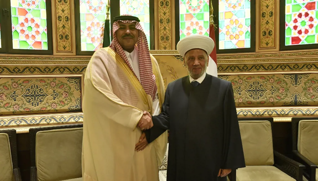 المفتي دريان والسفير السعودي (حسام شبارو).
