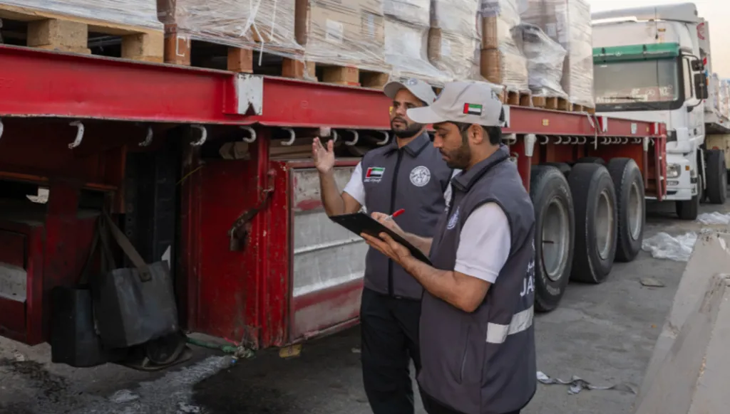 دخول 5 قوافل مساعدات إماراتية إلى قطاع غزة
