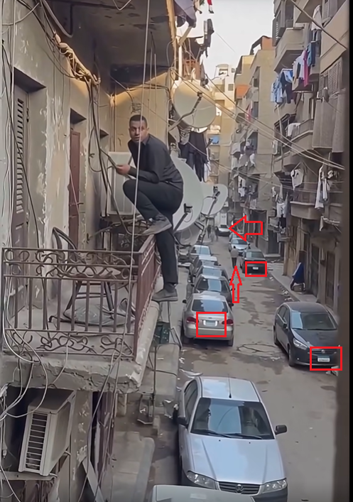 مؤشرات الى الذكاء الاصطناعي في الصورة اشرنا اليها بالاحمر 