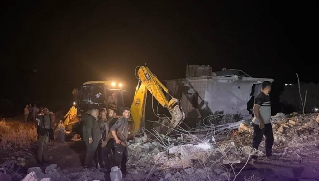 سوريا... 3 قتلى و6 جرحى بانفجار مخلفات حربية في ريف إدلب (صور وفيديو)