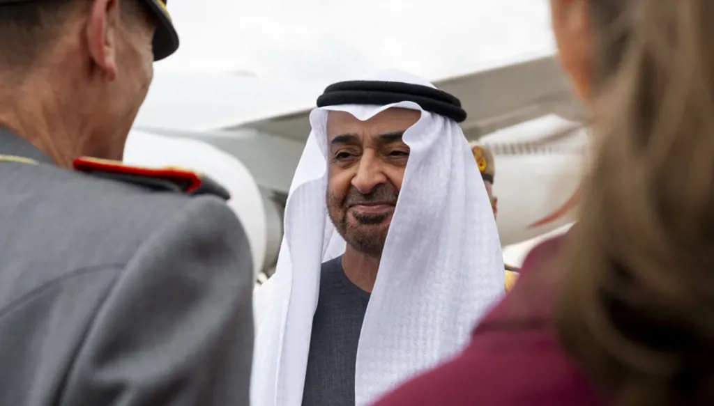 رئيس دولة الإمارات الشيخ محمد بن زايد آل نهيان يصل إلى إلى العاصمة الألمانية برلين (وام).
