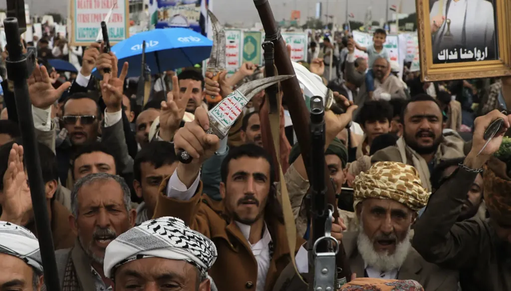 الحوثيون يوسّعون نفوذهم... ماذا يريدون أبعد من إسناد إيران؟