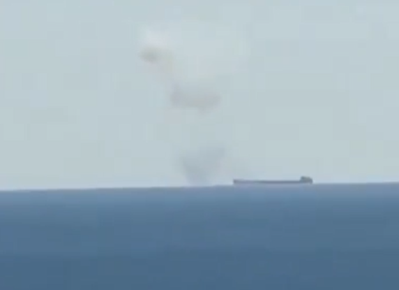 صورة للسفينة (إكس).