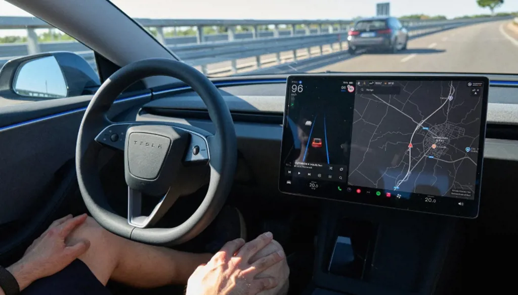 سائق صيني يغطّ في النوم تاركاً سيّارته للقيادة الذاتية… ماذا حكمت المحكمة؟