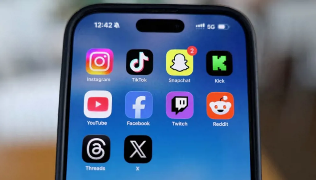 لحماية القاصرين.. إسبانيا تحقق مع "إكس" و"ميتا" و"تيك توك"