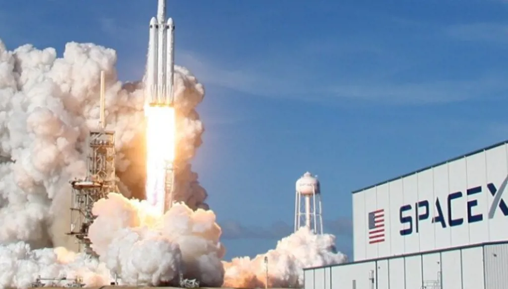 "سبيس إكس" تطلق 29 قمراً اصطناعياً من "ستارلينك"