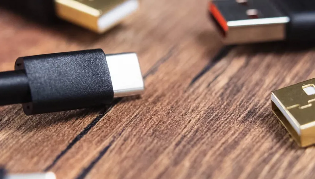 منافذ USB: هل تؤدي الغرض حقاً؟ وهل هي آمنة للاستخدام؟
