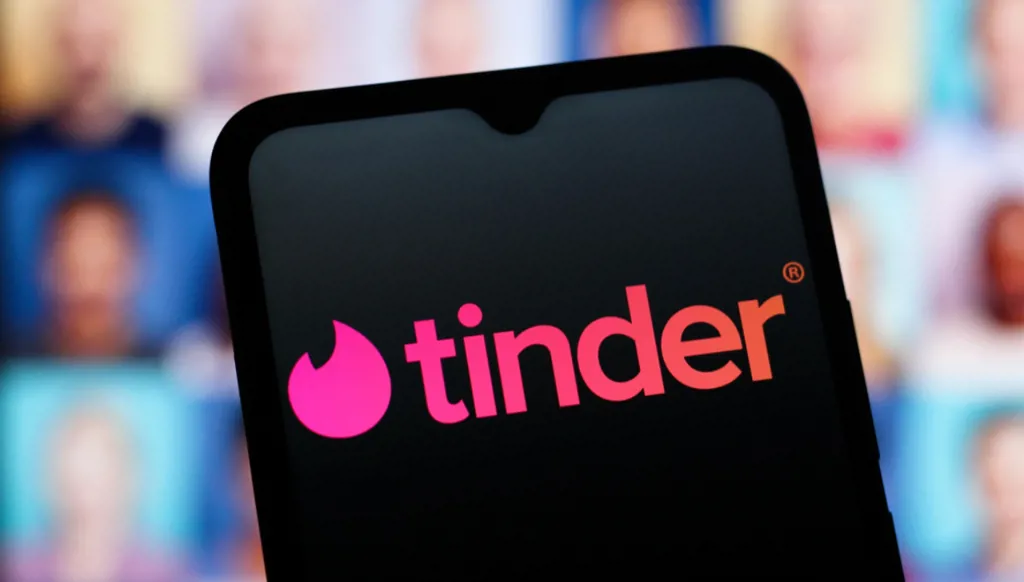 من Tinder إلى Strava... عالم التجسس عبر تطبيقات الهواتف