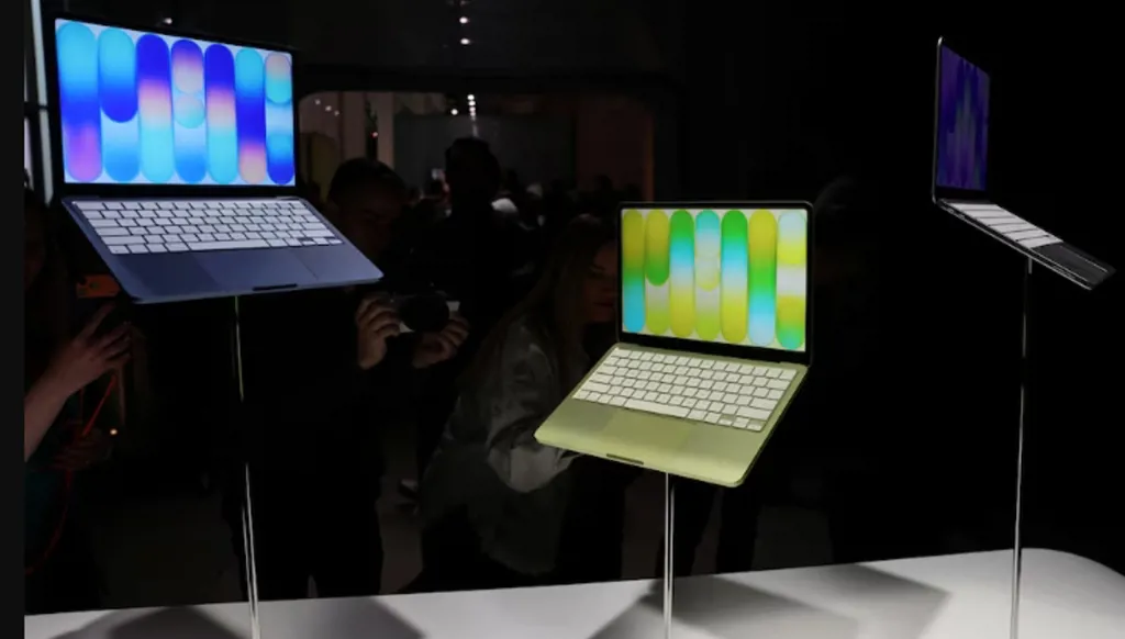 "ماك بوك نيو" بسعر 599 دولاراً... رهان جديد من "أبل" في السوق