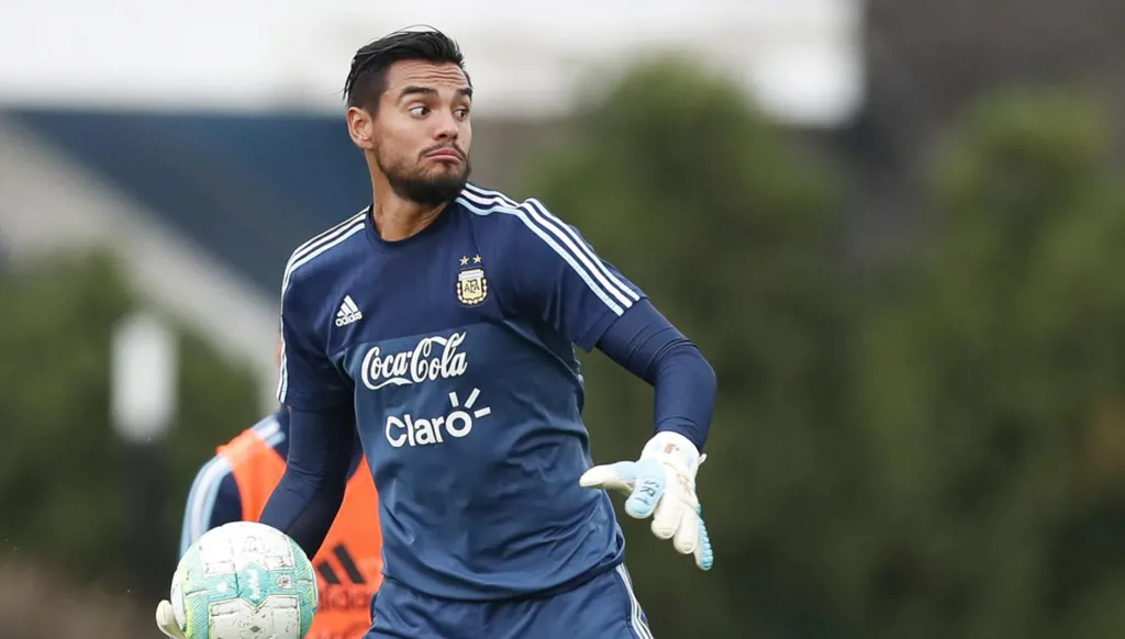 بعد اعتزاله اللعب... الحارس الأرجنتيني سيرخيو روميرو في سطور