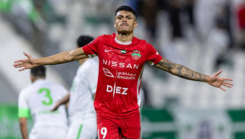 شباب الأهلي ينتزع الصدارة من الشارقة في الدوري الإماراتي