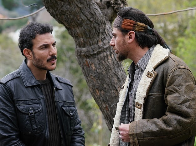 سعيد سرحان بدور حردان إلى جانب الممثل السوري باسل خياط في مسلسل نظرة حب (الصورة من حساب سرحان في إنستغرام)