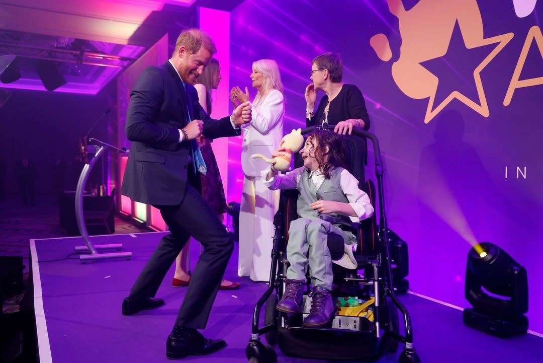 خلال مشاركة الأمير هاري في حفل  WellChild Awards (إنستغرام)