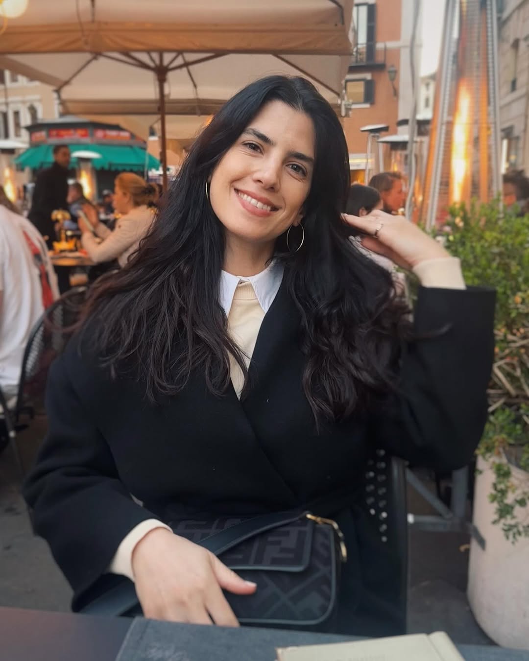 الممثلة كارمن بصيبص في روما (الصورة من حسابها في إنستغرام)