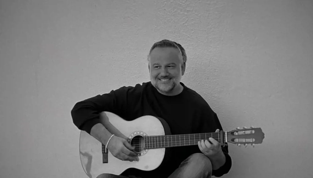 ليلة باريسية نابضة بصوت سليم عساف (فيديو)