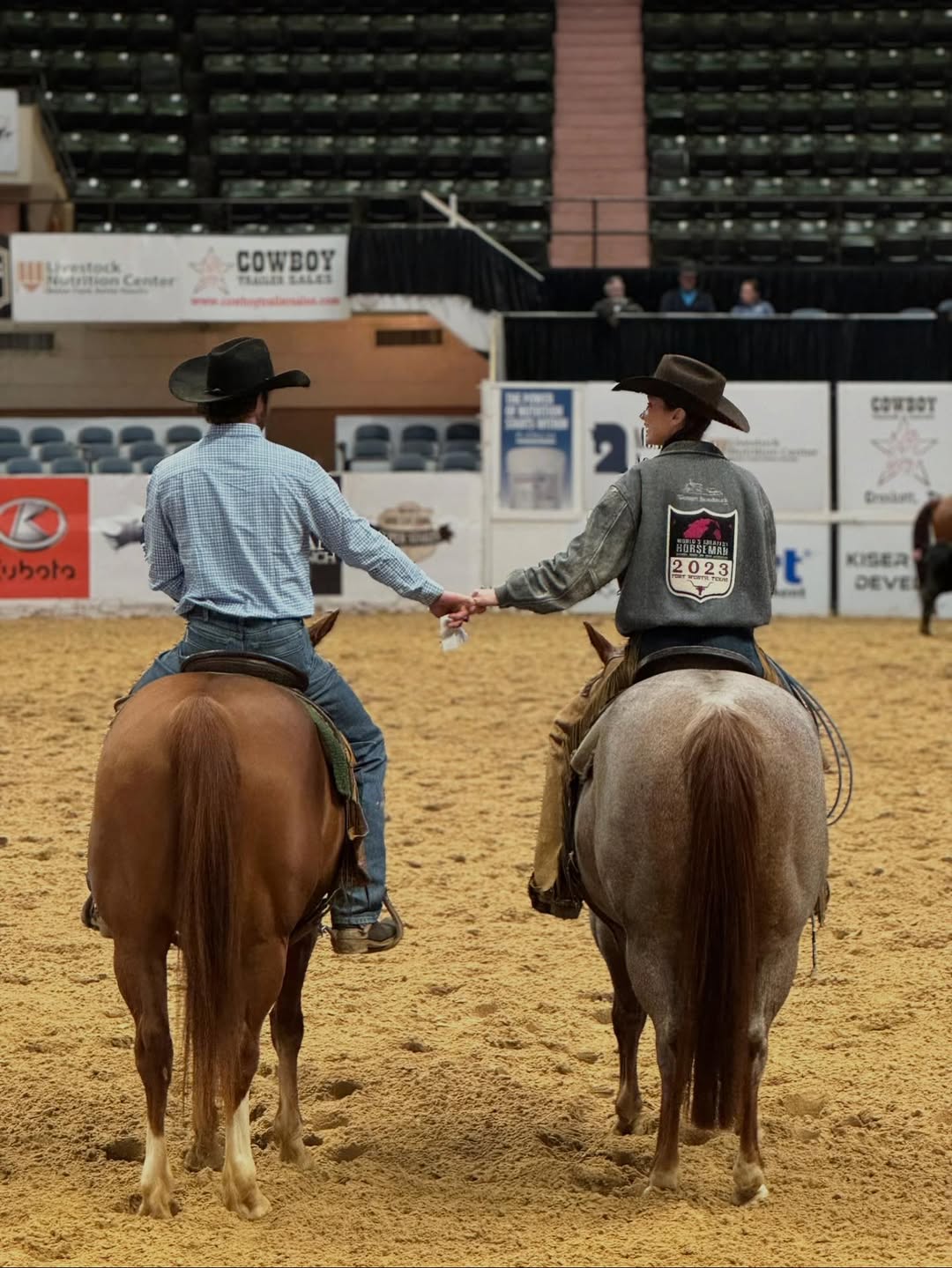 آدان بانيويلوس وبيلا حديد معاً (إنستغرام)