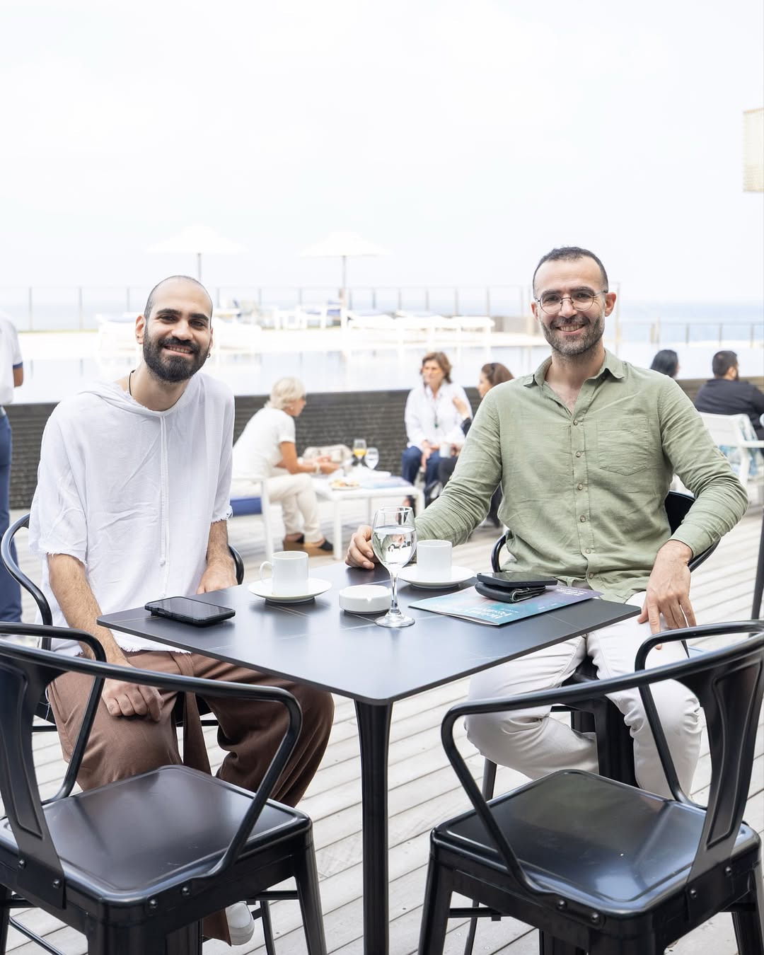 العازف والملحن مكرم أبو الحسن والفنان زياد عنداري (تصوير إيهاب فيّاض)