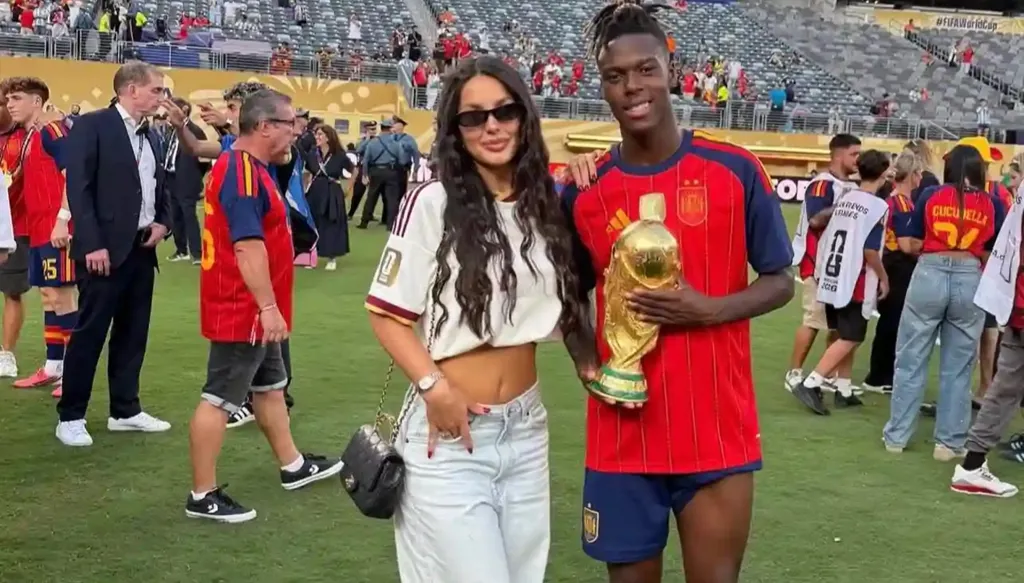 بعد 10 أيام من رفع كأس العالم... ويليامز ينفصل عن صديقته بشكل مفاجئ