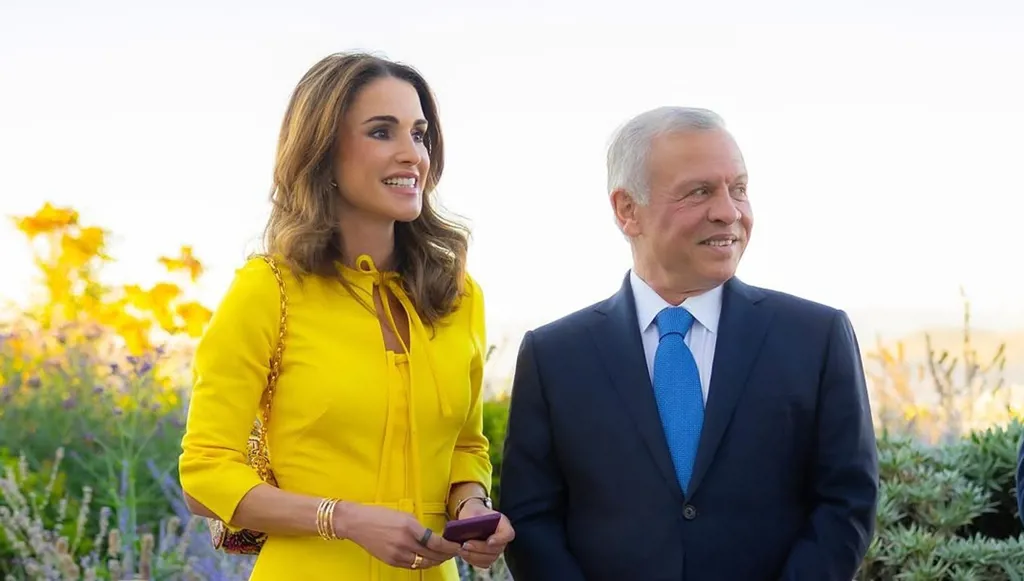 الملكة رانيا والأمير الحسين في عيد ميلاد الملك عبدالله: تعني لنا العالم