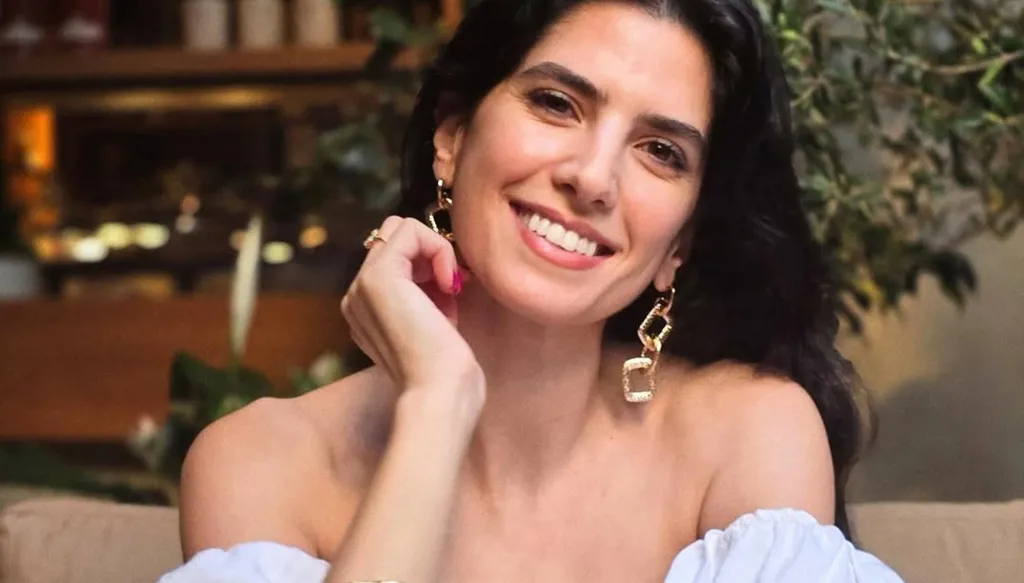 كارمن بصيبص تضع مولودتها الأولى وتكشف عن اسمها (صورة)