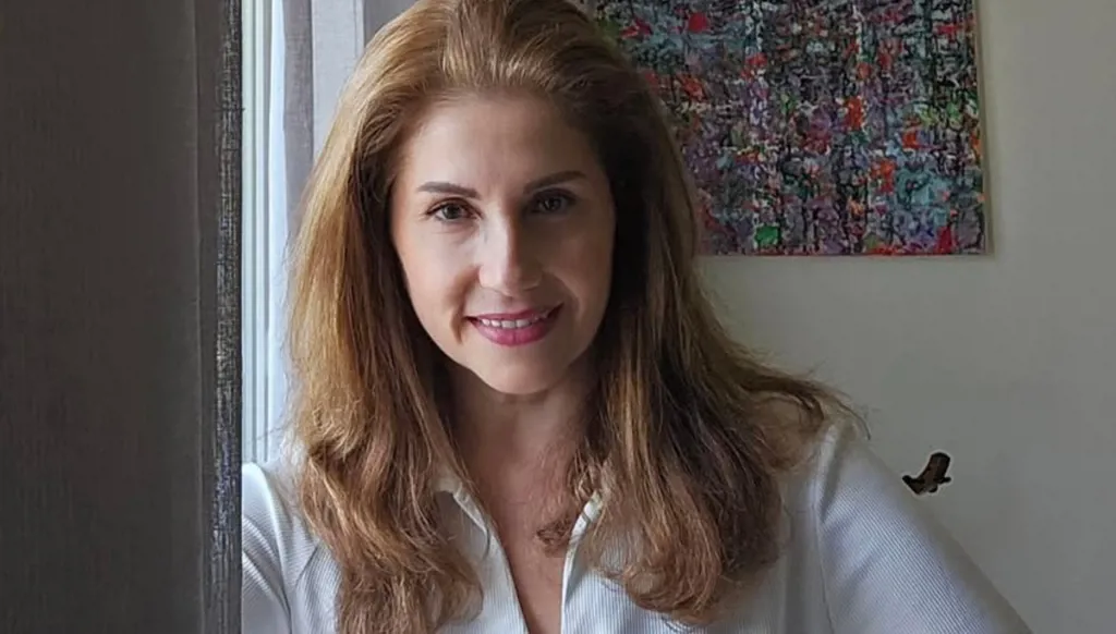 بعد 12 عاماً يارا صبري تعود إلى سوريا... لقاء مع والدها