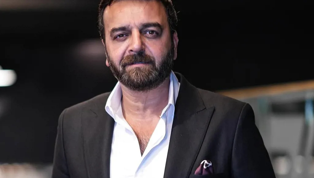 سامر المصري بالدموع: "انتظريني يا أمي أخيراً سأراكِ" (فيديو)