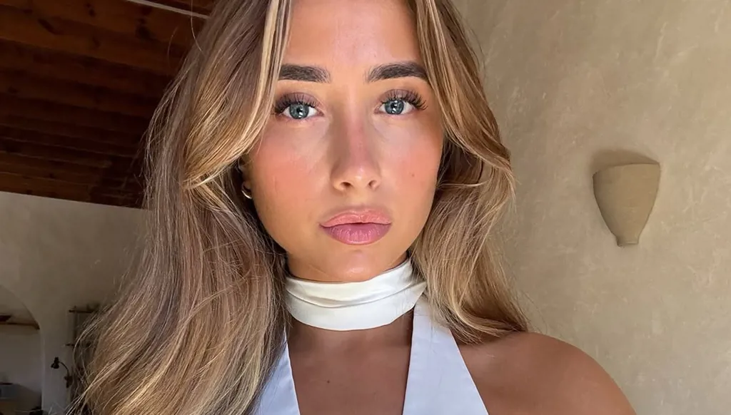 ليلي فيليبس مارست الجنس مع 100 رجل وتخطّط لرقم قياسيّ... خبراء يحذّرون من التداعيات