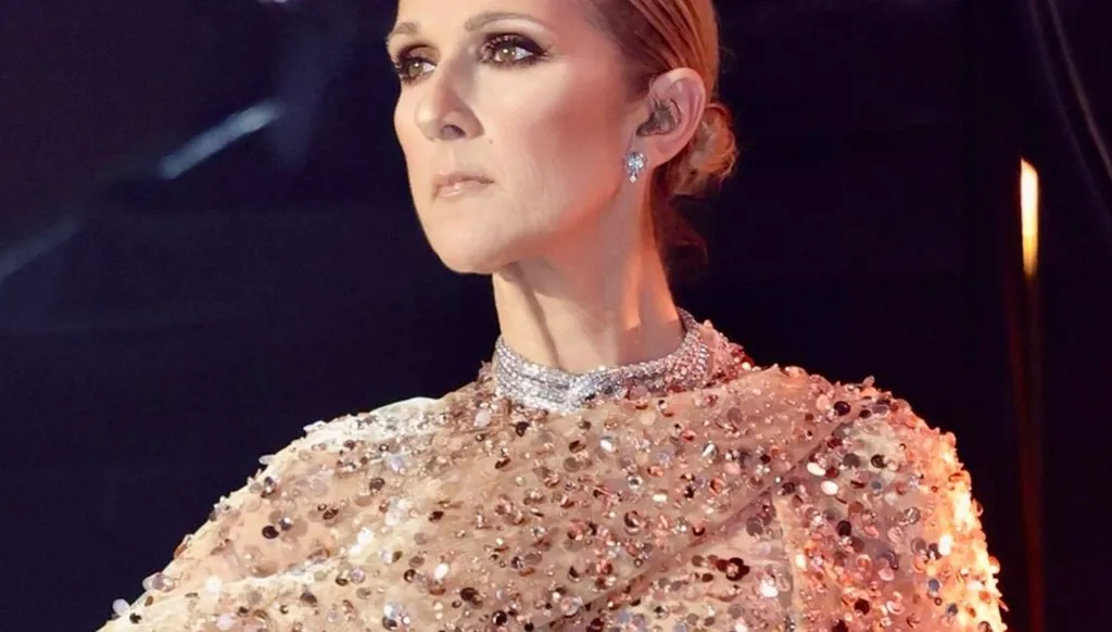 سيلين ديون تعود بقوّة إلى الأضواء بإطلالتين مبهرتين في عرض إيلي صعب (صور وفيديو)