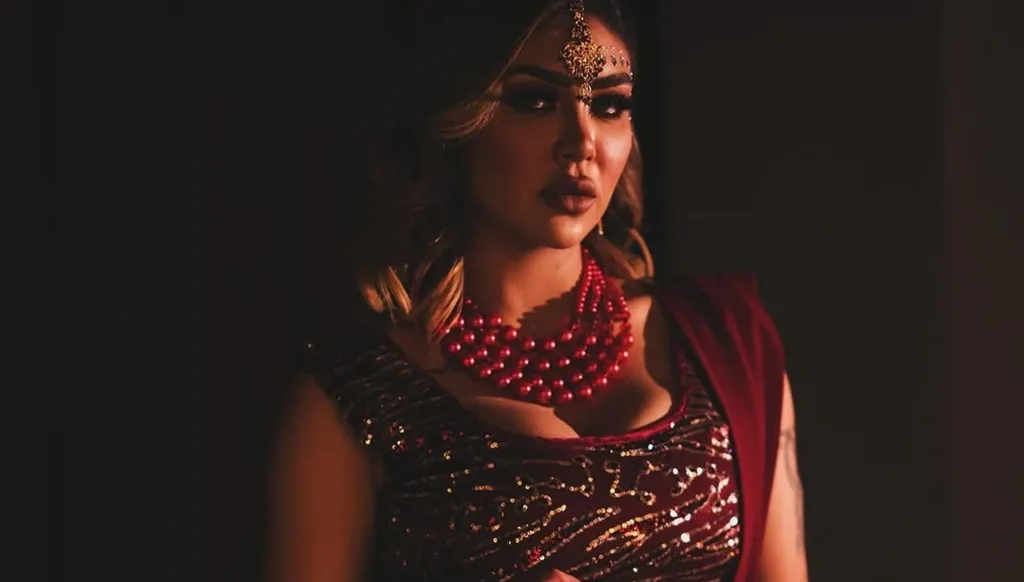 تُهم باحتجاز شاب وابتزاز وزواج عرفي... تفاصيل القبض على هدير عبدالرازق وبلوغر