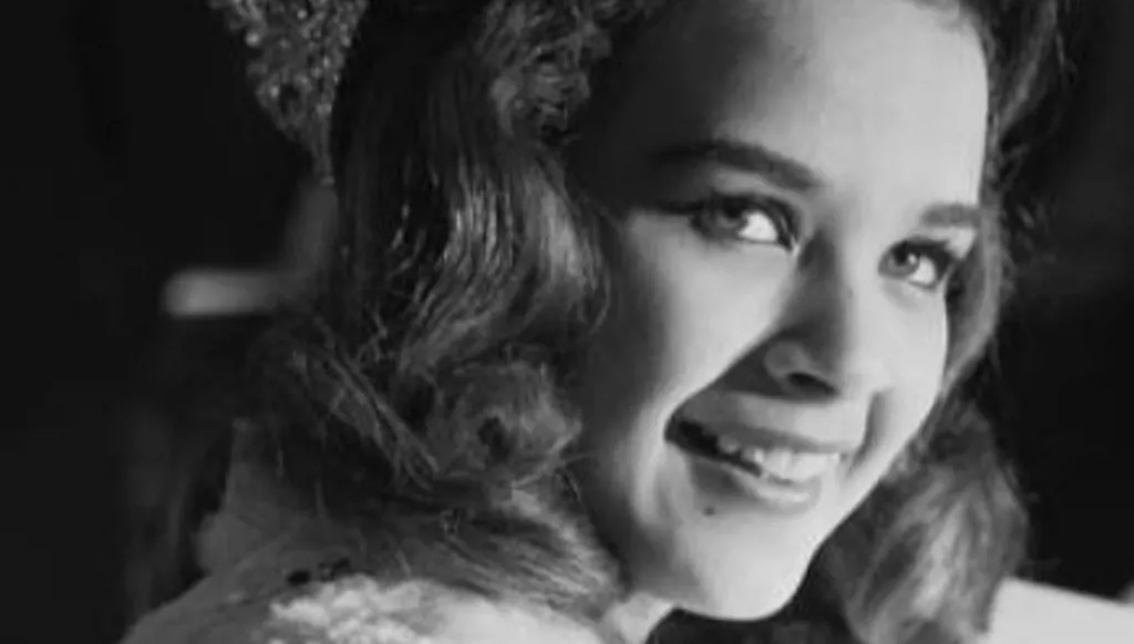 وفاة أوّل ملكة جمال عالم جامايكية عن 81 عاماً