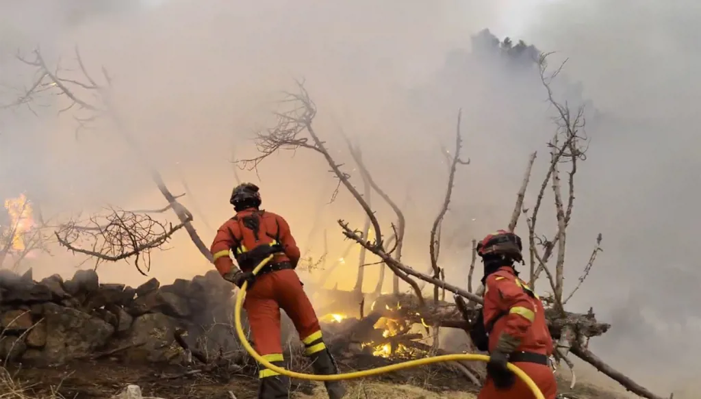إسبانيا... إجلاء أكثر من ألف شخص بسبب حرائق الغابات