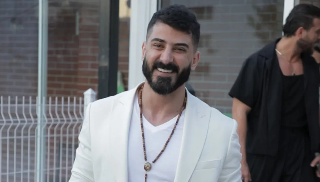 إسماعيل تمر يعانق الحياة من جديد: أجسّد قصّتي مع عبد المنعم عمايري (فيديو)