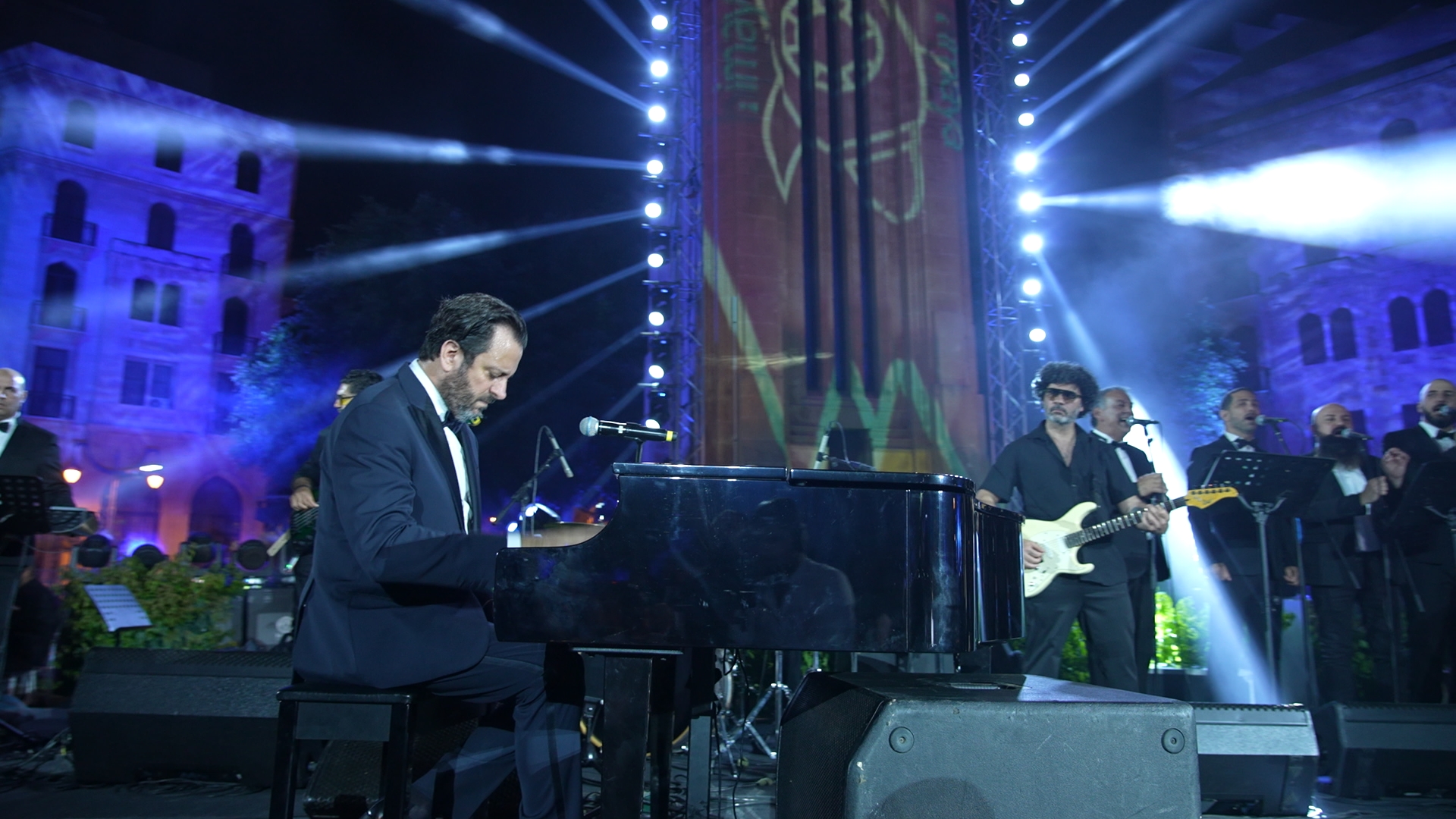 المؤلف الموسيقي غي مانوكيان في حفل جمعية حماية (الصورة خاص النهار)