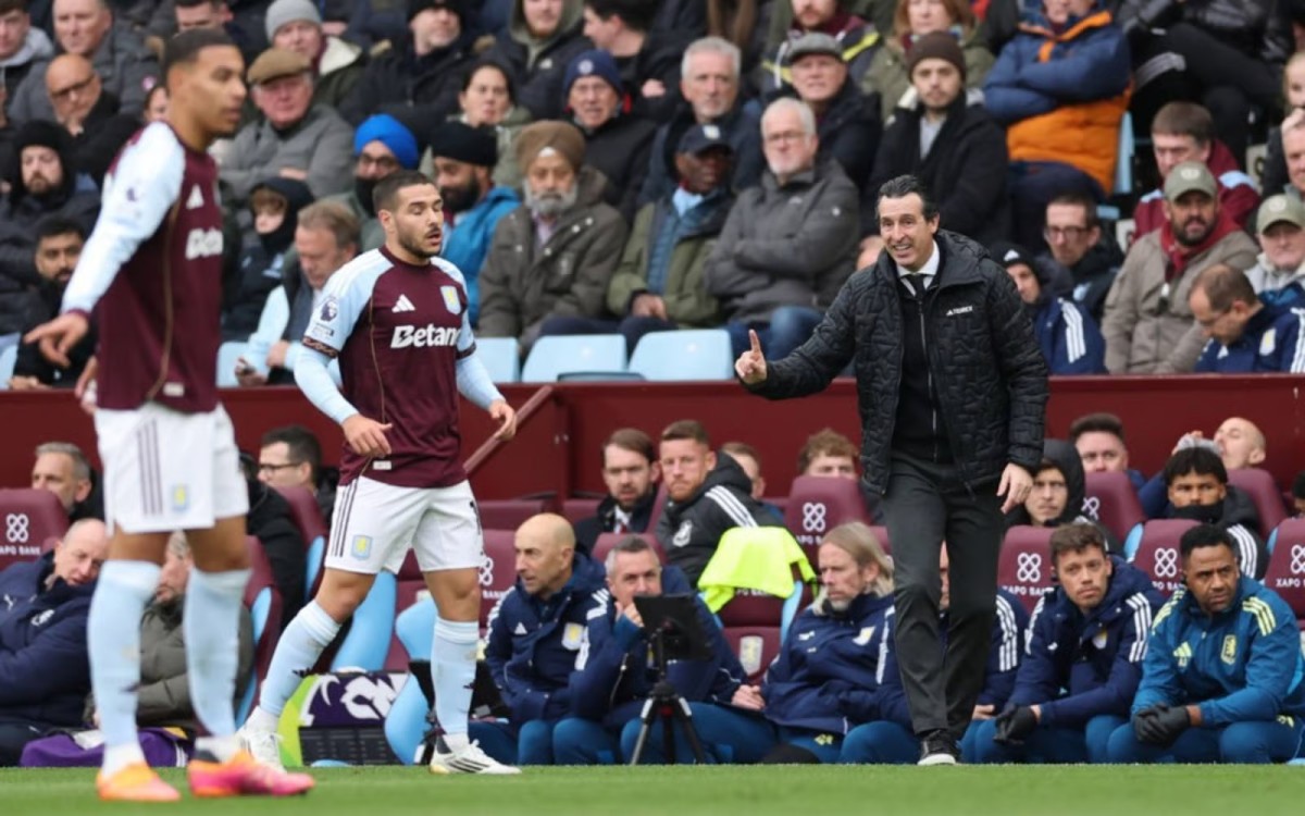 تألق أستون فيلا وأدهش الجميع بعروضه اللافتة بعد ثورة إيمري الفكرية والتكتيكية. (وكالات)