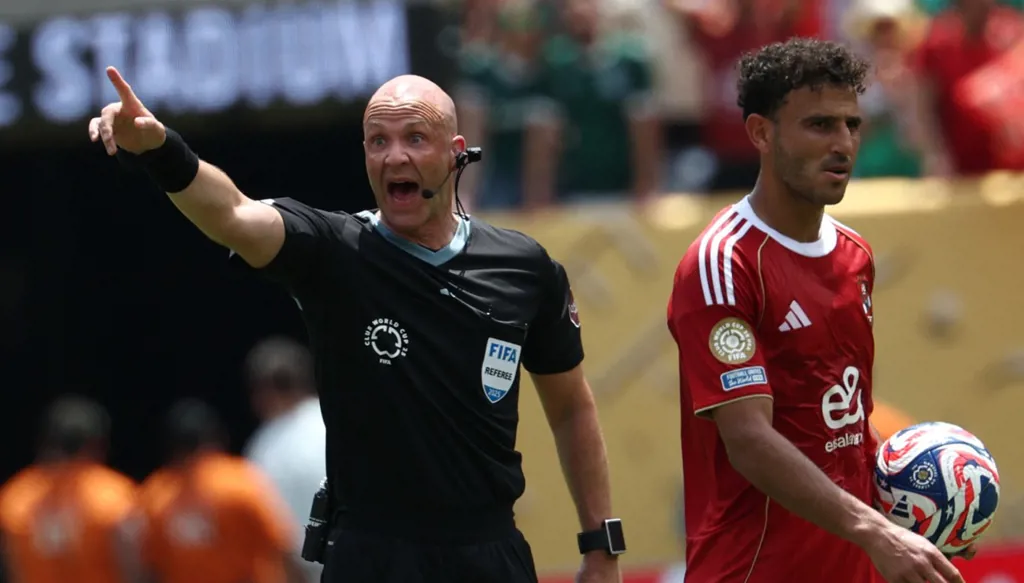 هل تعرض الأهلي لظلم تحكيمي أمام بالميراس؟ (فيديو)