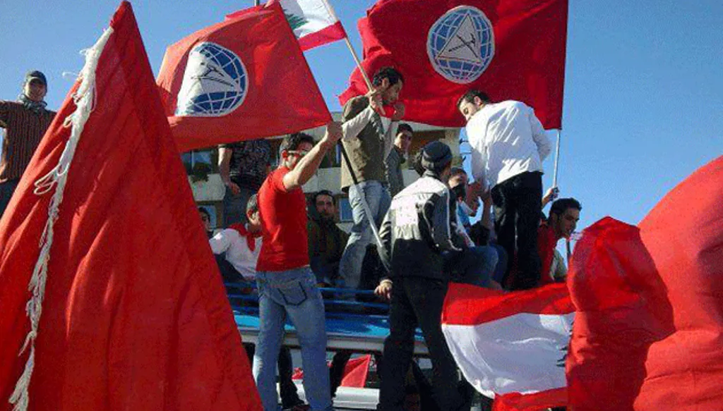 مناصرو الحزب التقدمي الاشتراكي. 