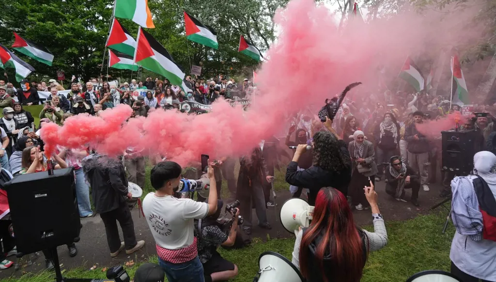 ترامب يتجه لتصنيف "فلسطين أكشن" منظمة إرهابية عالمية