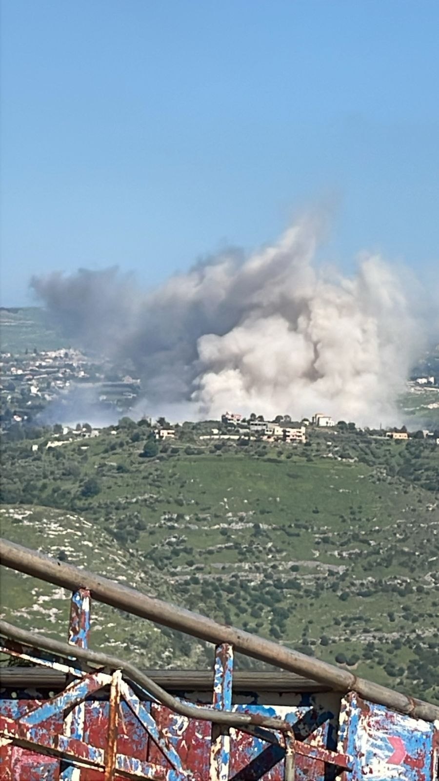 عملية تفخيخ وتفجير نفذتها القوات الإسرائيلية في بلدة القنطرة بقضاء مرجعيون (صورة متداولة)