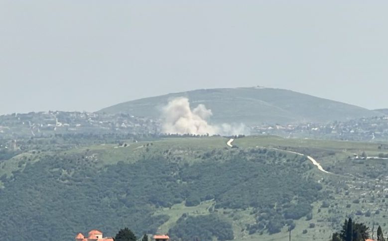 من عمليات التفخيخ والتفجير المستمرة التي ينفذها الجيش الإسرائيلي في بلدات ما يسمى الخط الأصفر، وفي الصورة تفجير للأحياء السكنية في بلدة الطيبة اليوم الاثنين (صورة متداولة)