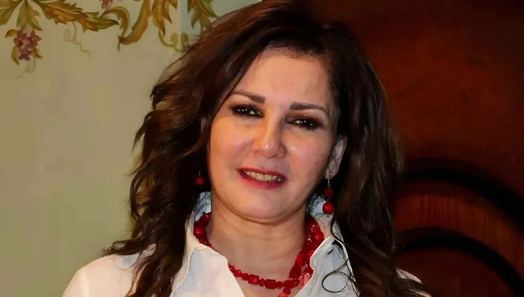 آثار الحكيم تهاجم فيلم "برشامة" وتوضح كواليس اعتزالها