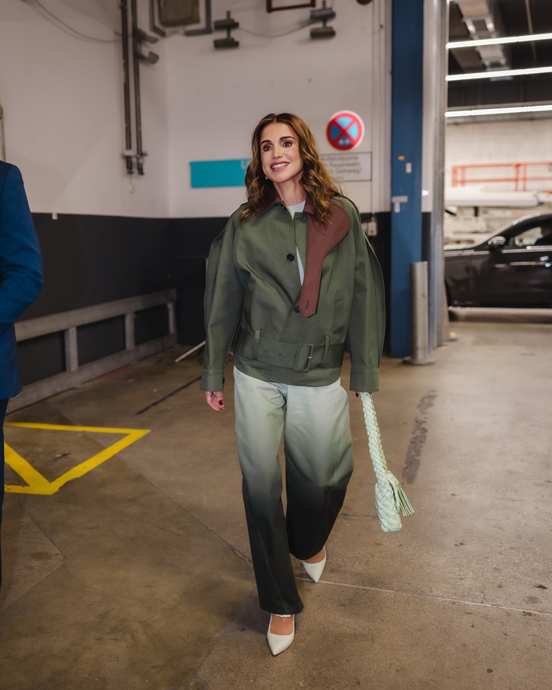 الملكة رانيا بإطلالة ملكيّة عصرية في ميونيخ عام 2025 (انستغرام)