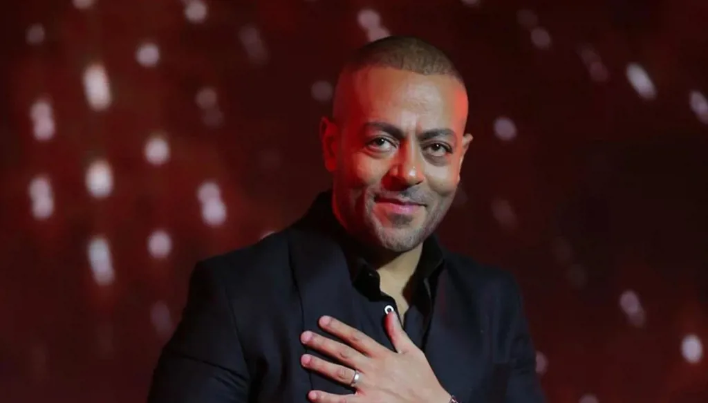 شابة تطلب الزواج من تامر عاشور أمام الجمهور (فيديو)