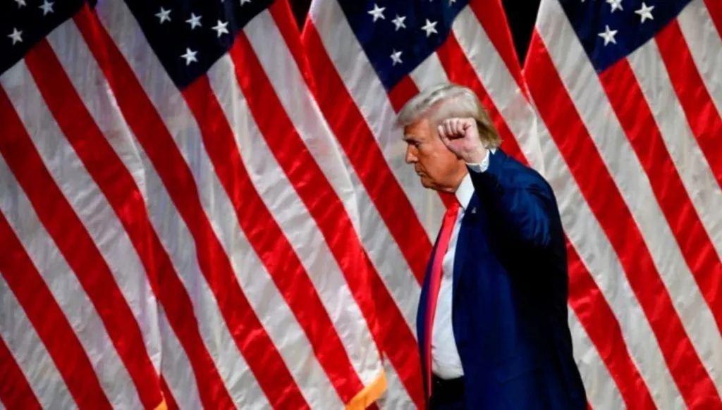 مغامرات ترامب الاقتصادية قد تعيد تشكيل أميركا وتهزّ العالم