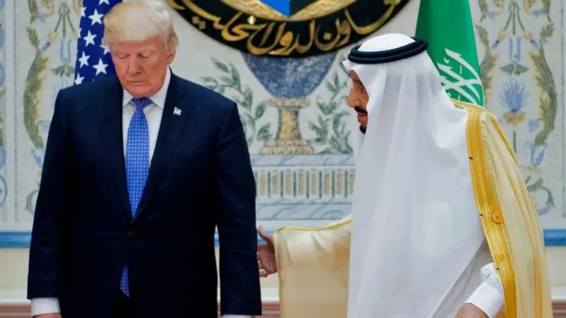 الرئيس الأميركي دونالد ترامب والملك السعودي سلمان بن عبد العزيز (أ ف ب)
