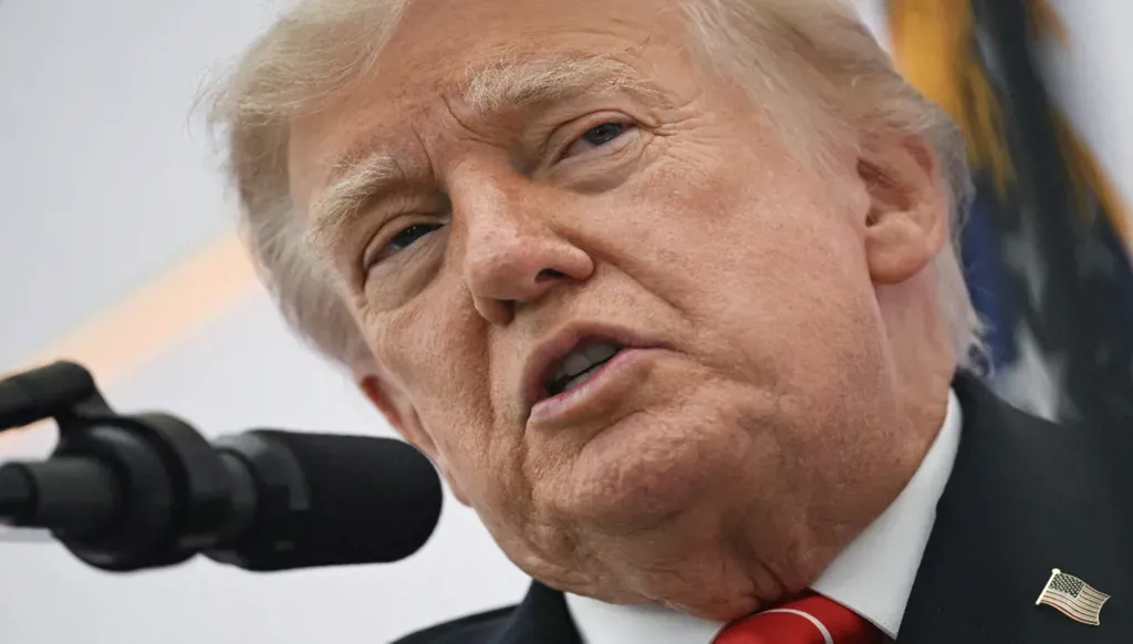Le pétrole bondit de plus de 5 % avant de perdre son élan après les propos de Trump