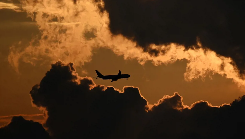 اضطراب واسع في حركة الطيران وإلغاء رحلات بسبب التصعيد بالشرق الأوسط