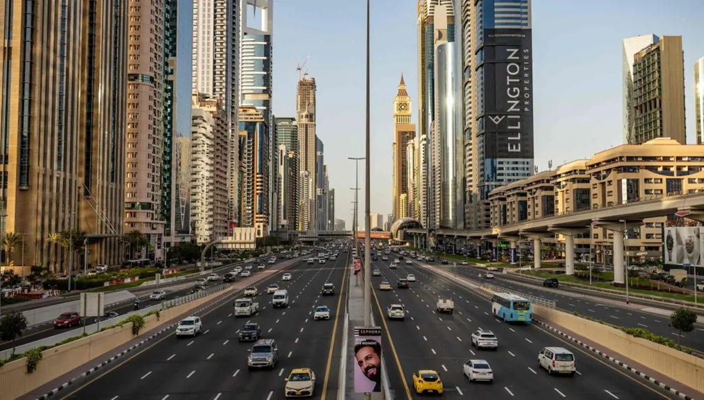 رؤية كبرى وتحركات مؤسسية: لماذا تترسخ استثمارات "بلاك روك" في عمق العقار الإماراتي؟