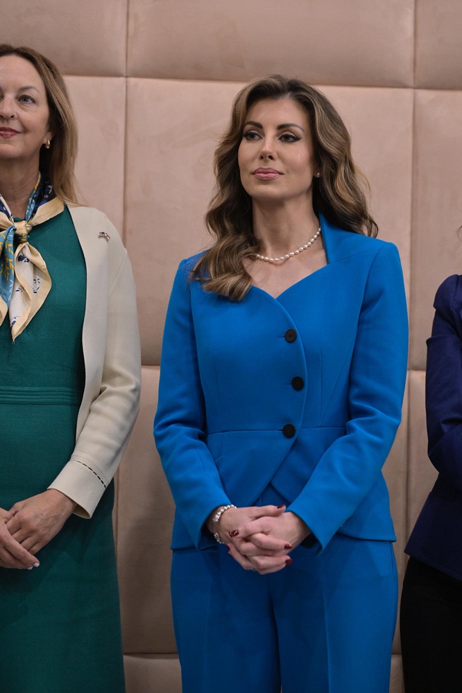 مورغان اورتاغوس بالبدلة الزرقاء في بيروت (تصوير الزميل نبيل اسماعيل)